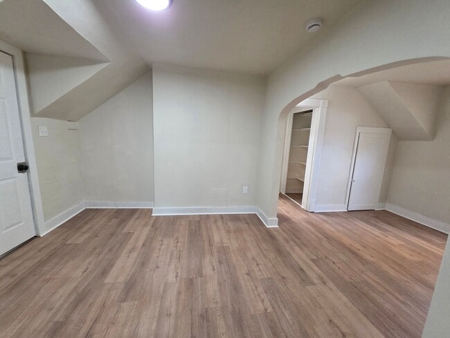 Foto del edificio - 124 S Lake St