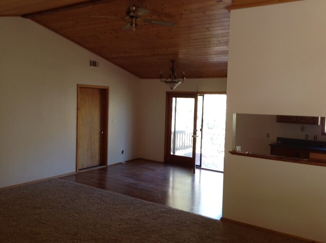 Building Photo - 15709 Plum Way