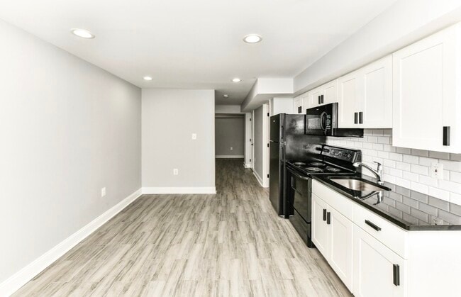 Building Photo - 5352 Chillum Pl NE