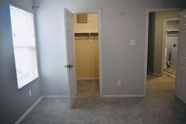 Building Photo - 28923 Birch Green Way