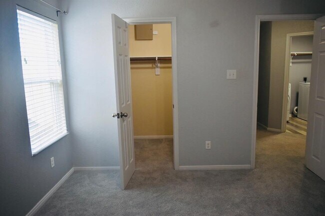 Foto del edificio - 28923 Birch Green Way