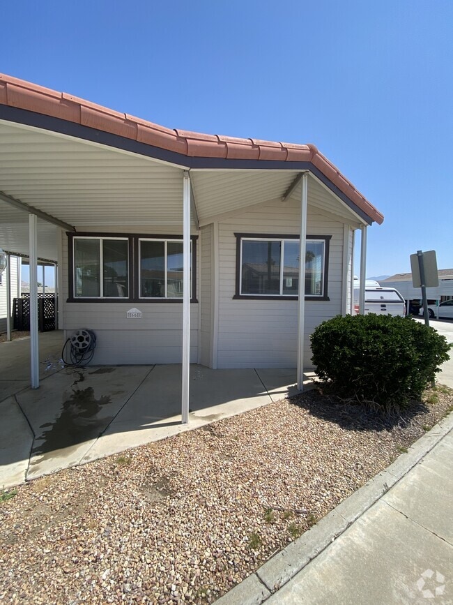 Building Photo - 1295 S Cawston Ave