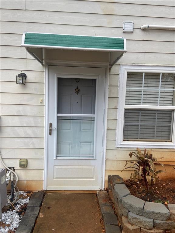 1807 Hampton Woods Way NW, Lawrenceville, GA 30043 Room for Rent in Lawrenceville, GA