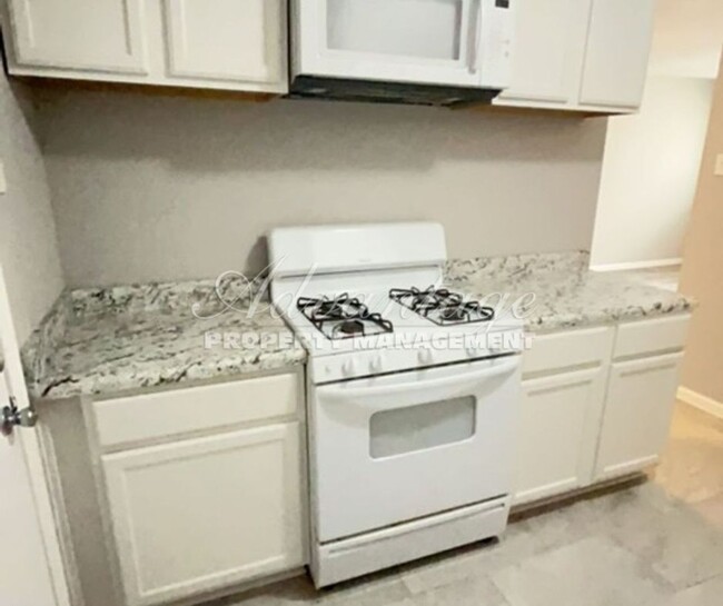 Foto del edificio - Newly Remodeled 3 bedroom 1 bath home - Fa...