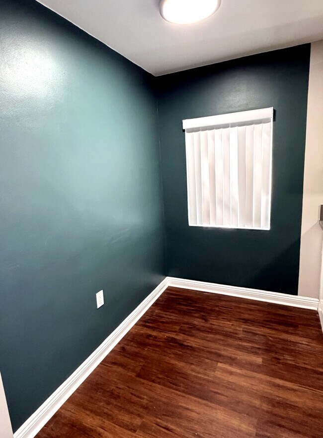 Área de comedor - 517 Lime St