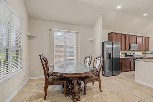 Foto del edificio - 3834 Raintree Village Dr