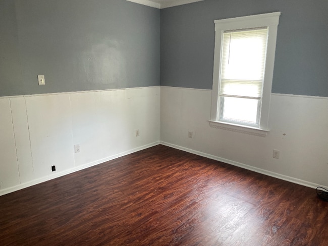 Building Photo - 444 Front St