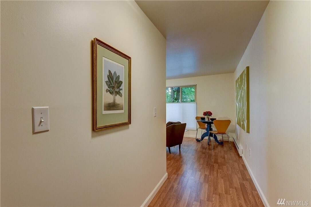 Primary Photo - 11208 NE 68th St