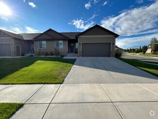 Building Photo - 3052 Golden Acres Dr