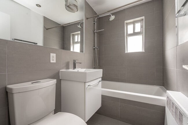 Building Photo - 95 Jameson Ave