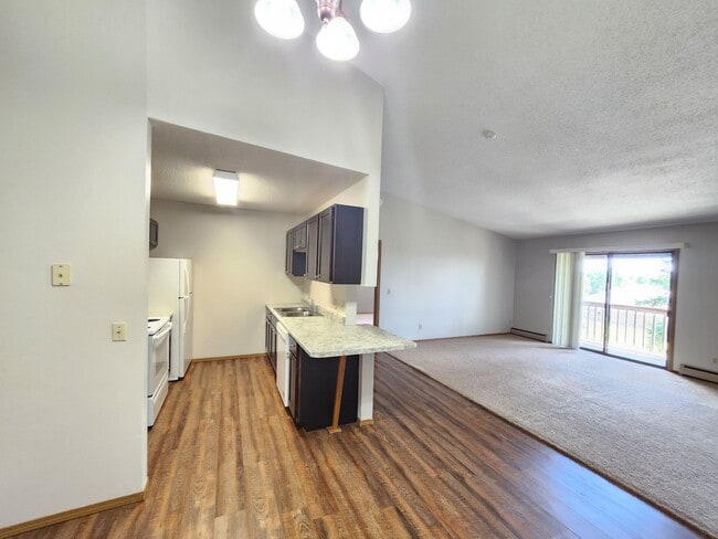 Building Photo - Chapelwood III Apartments