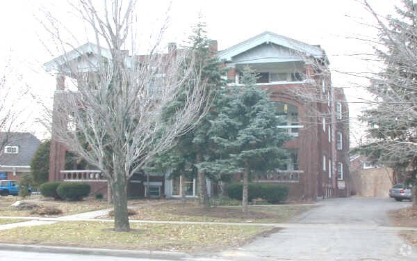 Primary Photo - 12037 Lake Ave