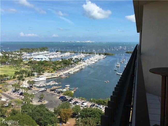 Building Photo - 2901 S Bayshore Dr
