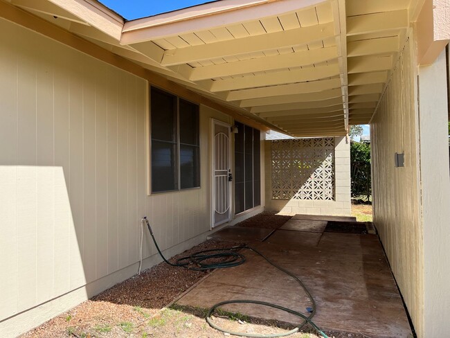 Building Photo - Renovated single level home in Mililani 3/...