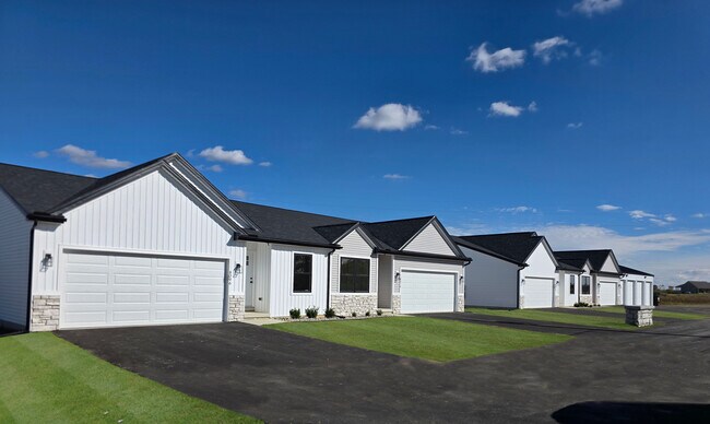 Building Photo - 8028 Memorial Hwy