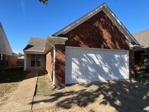 Building Photo - 5593 Lexy Ln