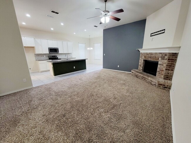 Building Photo - 3/2/2 in Bell Farms with Yard Maintenance Paid by Owner