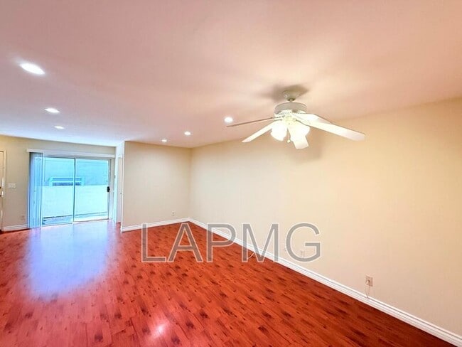 Building Photo - 12251 Moorpark St