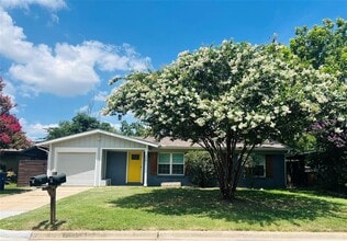 Building Photo - 2308 Devonshire Dr