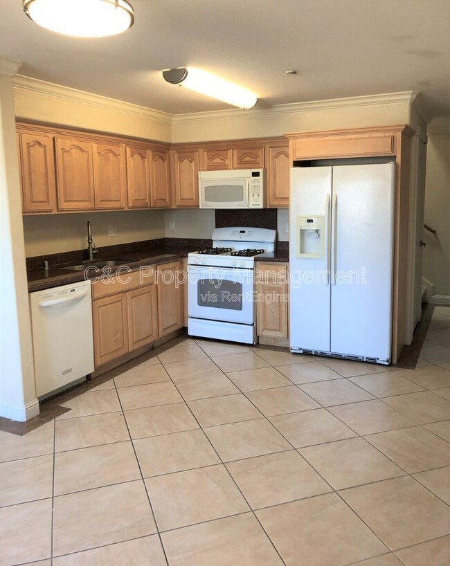 Photo - 1421 N First St Apartment