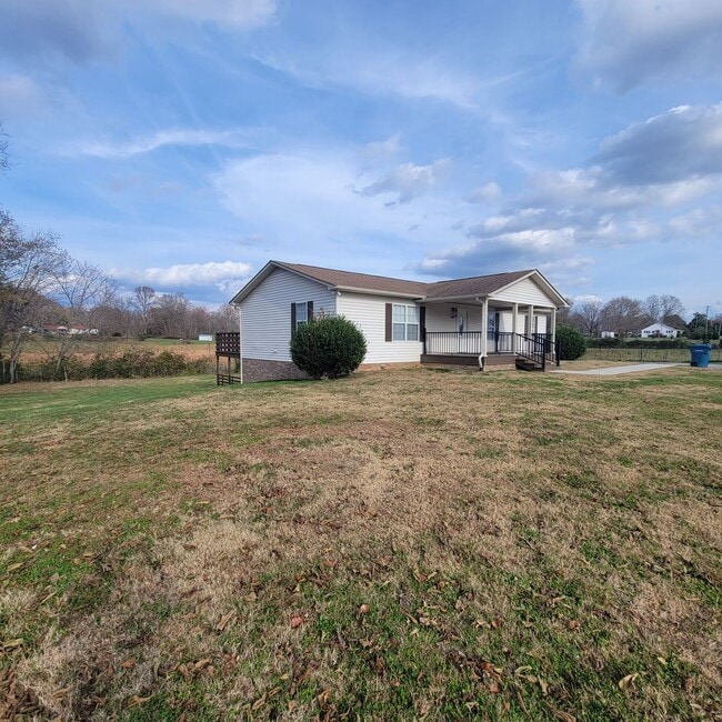 Building Photo - 3/2 Single Family- Full Unfinished Basement- Renovated House