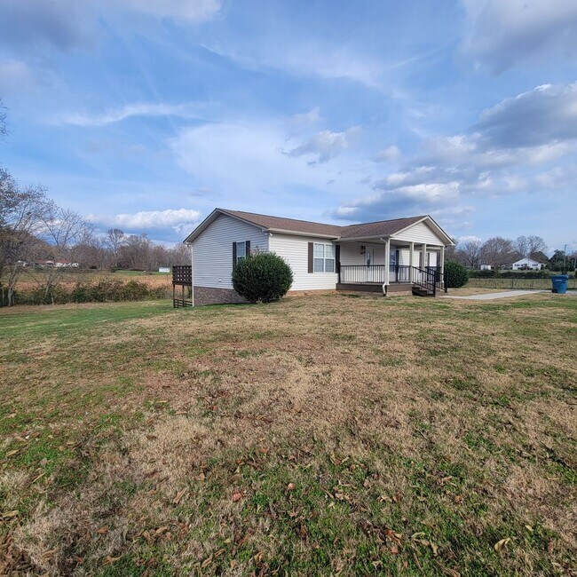 Foto del edificio - 3/2 Single Family- Full Unfinished Basement- Renovated House