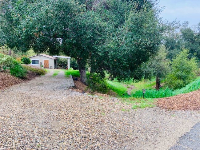 Building Photo - 1 br, 1 bath House - Old Agoura, CA