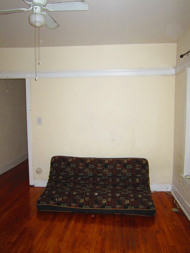 Primary Photo - 1468 W Argyle St