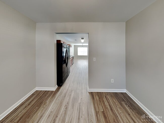 Foto del edificio - 124 Iron Horse Rd