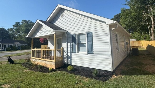 Building Photo - Totally Renovated Arts and Crafts Bungalow...