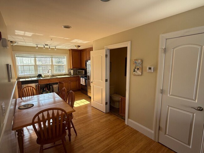 Foto del edificio - 2 bedroom condo near Weirs Beach