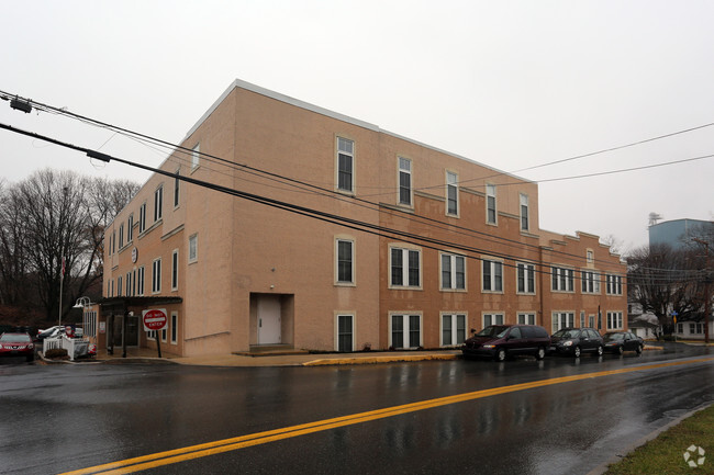 Building Photo - Whistlestop View Apartments