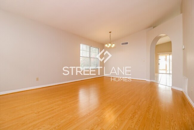 Building Photo - Charming 4 Bedroom in Phoenix!