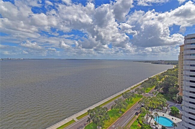 Foto del edificio - 4015 Bayshore Blvd