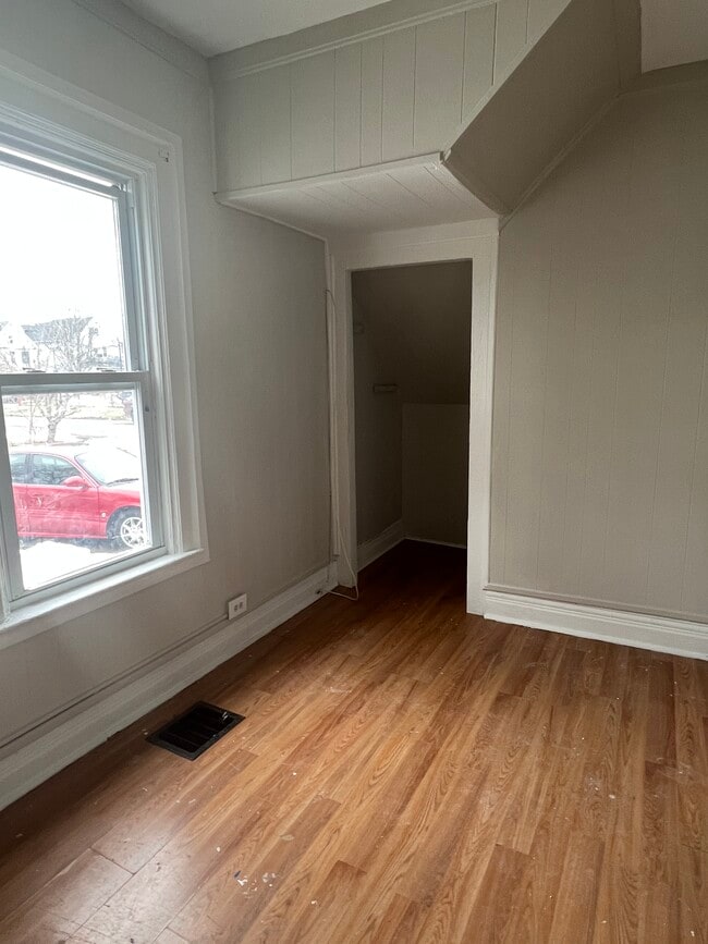 Building Photo - 116 17th St