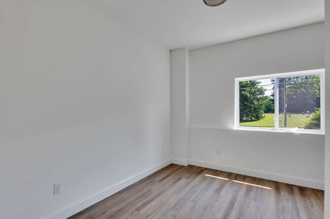 Foto del edificio - 36 Pawling Ave