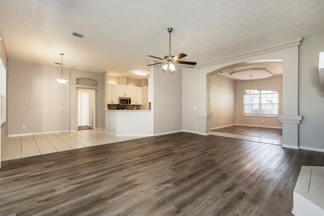 Foto del edificio - 2304 Golf Manor Blvd