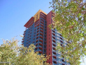 Building Photo - 310 S 4th St