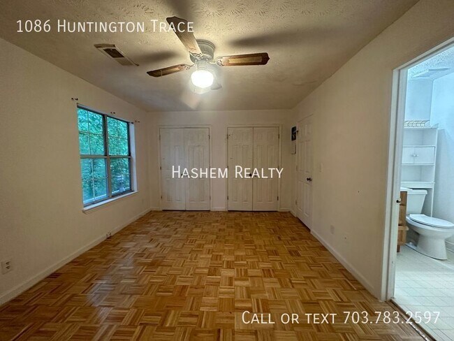Foto del edificio - Spacious 4-Bedroom Gem: 1086 Huntington Tr...
