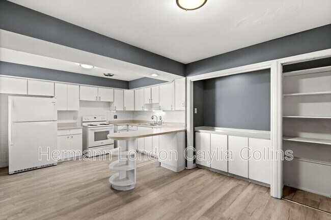 Building Photo - 7249 Pasadena Blvd