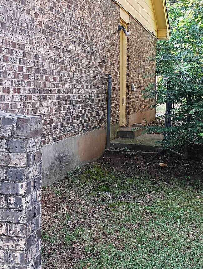 Foto del edificio - Wonderful Kitchen & New flooring! FIRST FU...