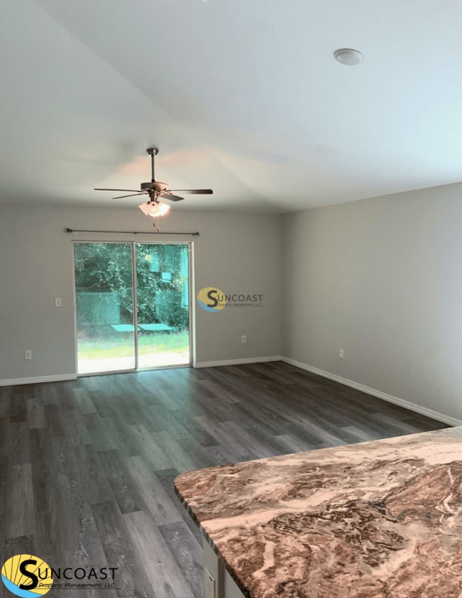 Foto del edificio - 329 Marion Oaks Blvd