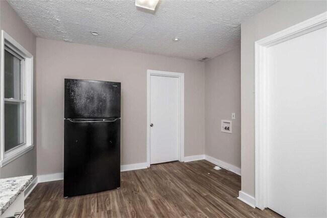 Building Photo - 2312 Polar Rock Dr SW