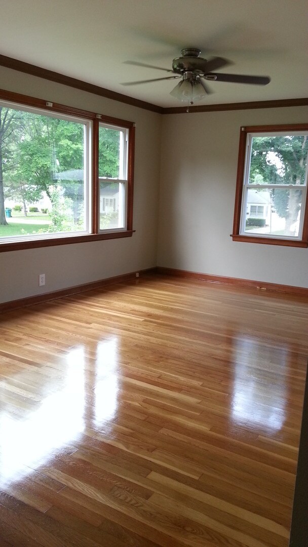 Building Photo - CIMING SOON! 2 B 1b Bellefontaine House For Rent