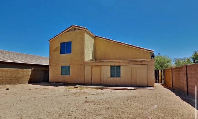 Building Photo - 5628 S 11th Dr
