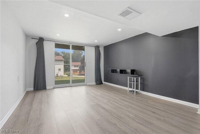 Foto del edificio - 1326 Aarons Way