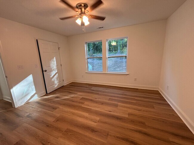 Foto del edificio - 3 Bedrooms, 2 Bathrooms - NEW CONSTRUCTION...