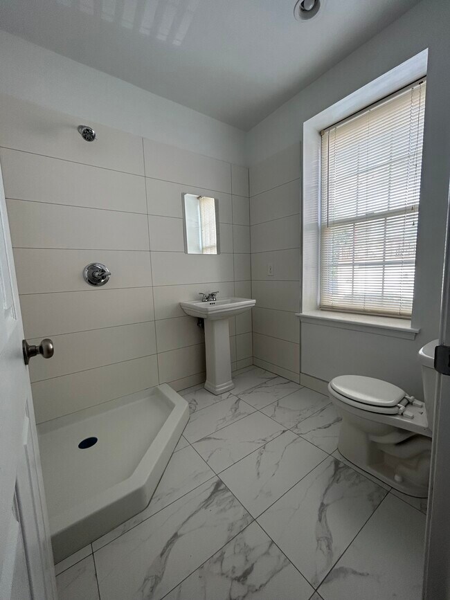 Foto del edificio - 3901 Baring St