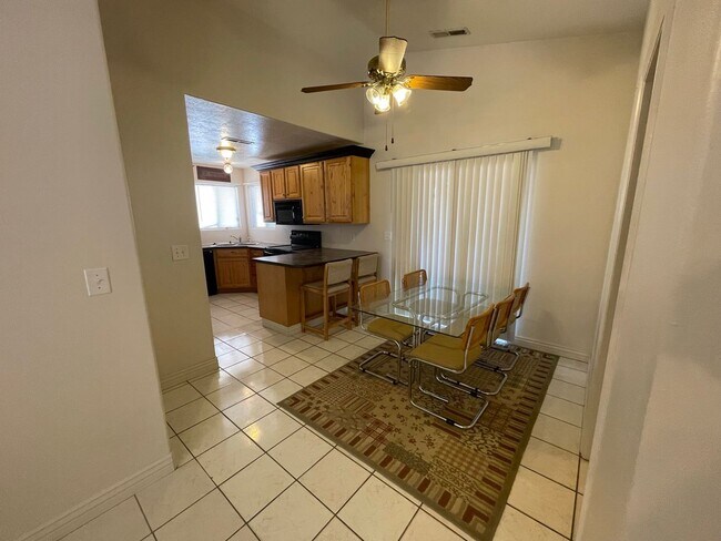 Foto del edificio - 3 Bed - 2 Bath House for Rent