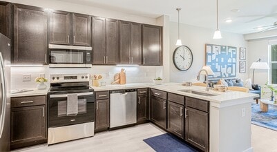 Building Photo - Creekside at Grand Prairie